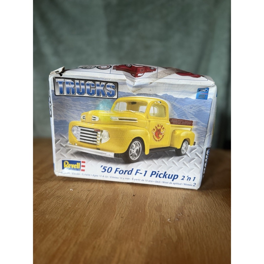 Revell 85-7203 1950 Ford F-1 Pickup 2n1 1:25 Model Kit Open Box